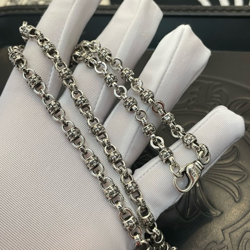 Ch*0me He**ts necklaces